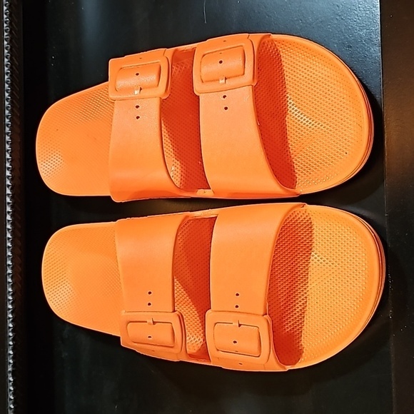 NWT Freedom Moses size 42/43 slides - Picture 1 of 3